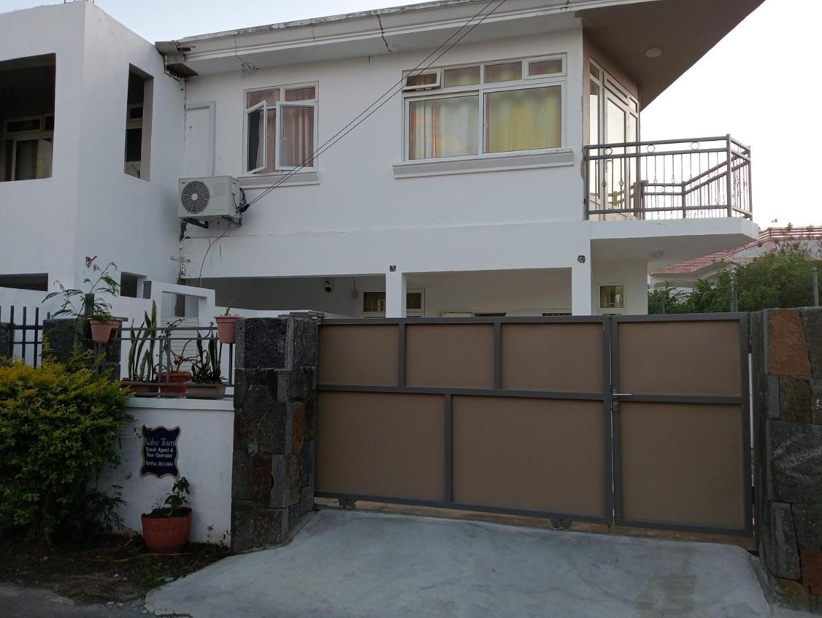 Chetty Tourist Residence Pereybere Beach Buitenkant foto