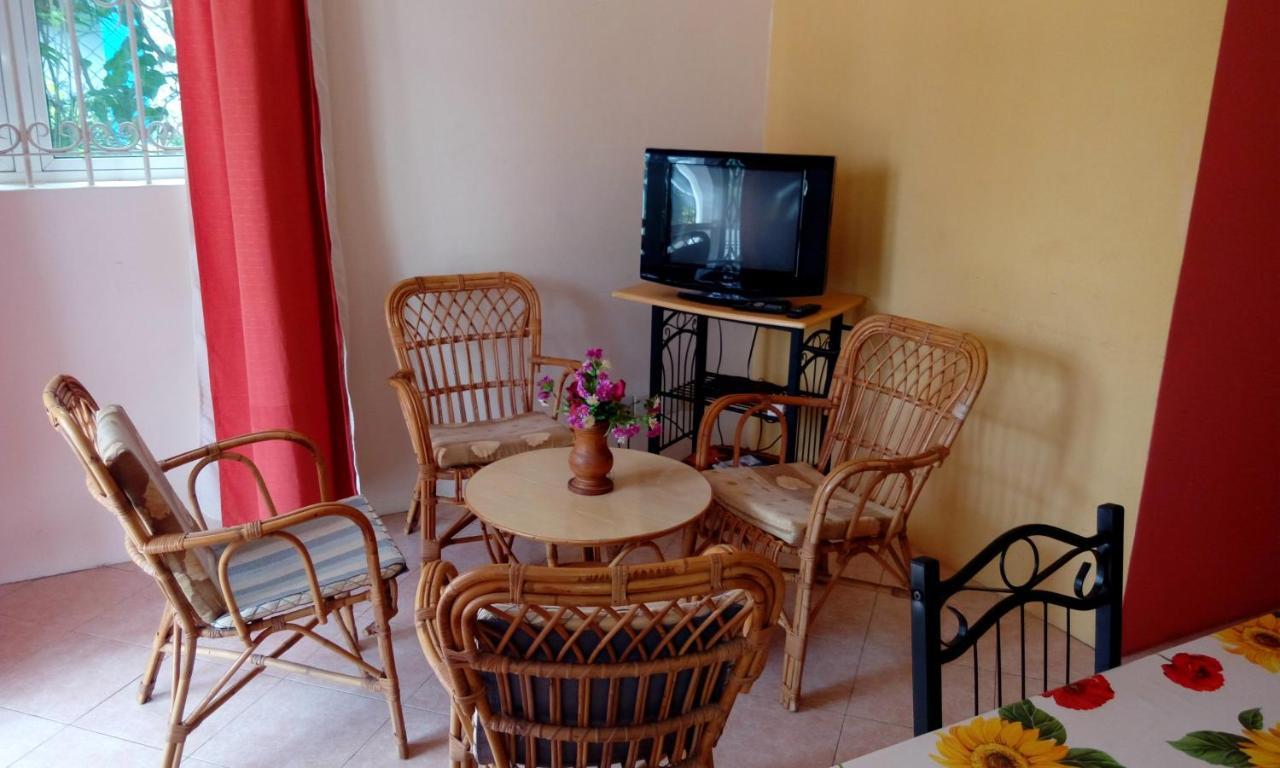 Chetty Tourist Residence Pereybere Beach Buitenkant foto